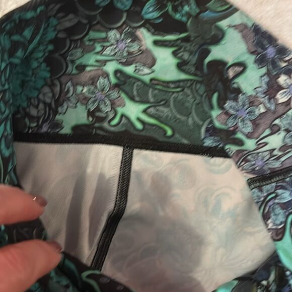 Lululemon Memoir Wunder Under hi rise capri length tight. - Picture 11 of 12